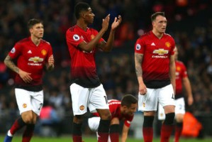  布雷斯特vs巴黎冲突不断，下半场多次中断比赛  