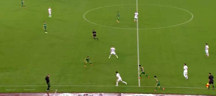  马赛防线频频失误，保级形势告急引发换帅传闻  